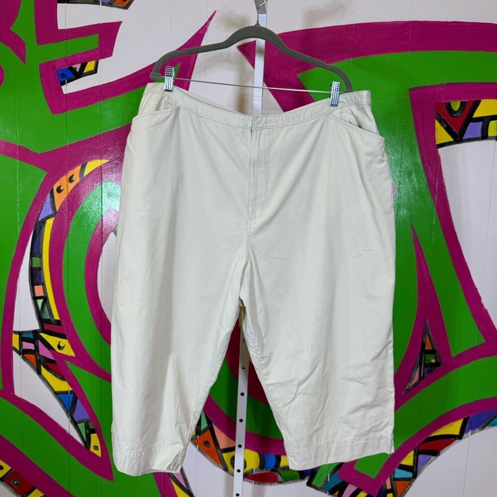 Route 66, Vintage High Waist Khaki Capris. Size 24. In excellent condition!